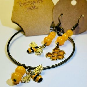 Beeswax Jade handmade earring/bracelet set with bee details